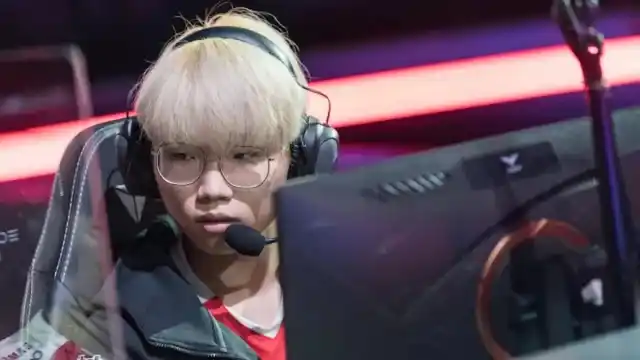 Canna while playing T1 in LCK.